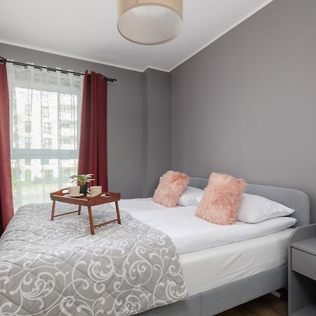 Comfy Apartment Pachonskiego With Parking In Krakow By Noclegi Renters Екстериор снимка
