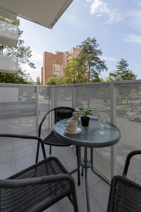 Comfy Apartment Pachonskiego With Parking In Krakow By Noclegi Renters Екстериор снимка