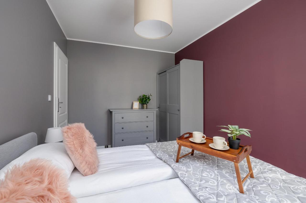 Comfy Apartment Pachonskiego With Parking In Krakow By Noclegi Renters Екстериор снимка