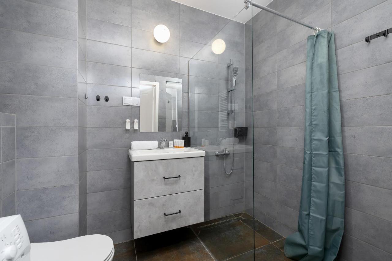 Comfy Apartment Pachonskiego With Parking In Krakow By Noclegi Renters Екстериор снимка